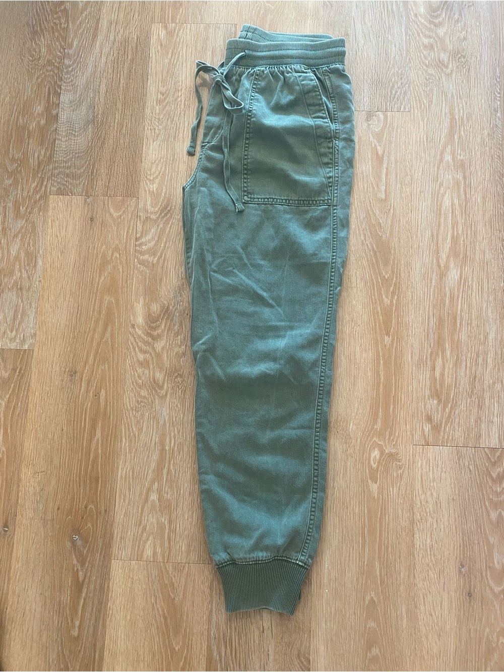 GAP Women’s Olive Green Drawstring Joggers